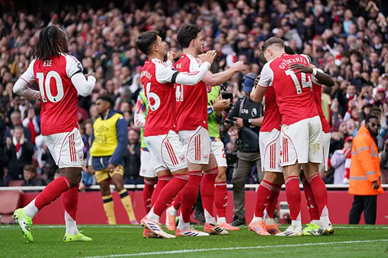 تشكيل أرسنال.. رباعي هجومي ضد أتلتيكو مدريد