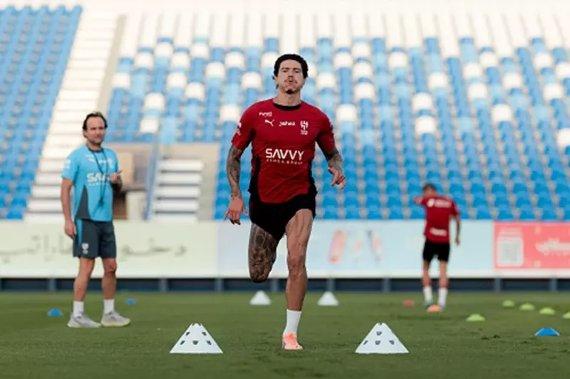 إنزاجي يحدد مصير نونيز أمام الفتح